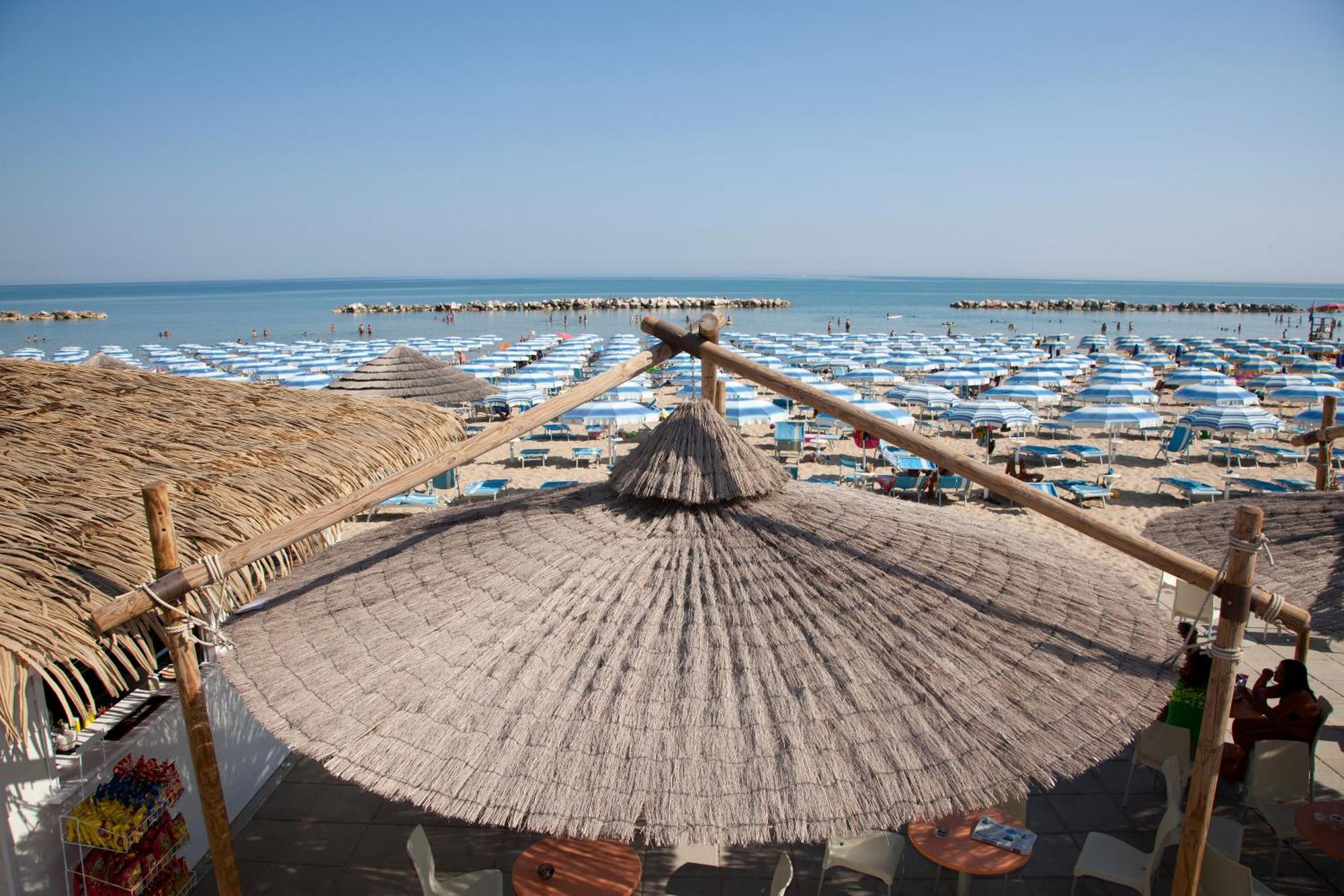 Hotel Mistral Termoli Buitenkant foto