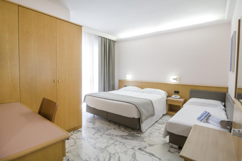 Hotel Mistral Termoli Buitenkant foto